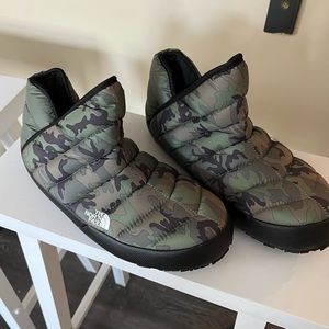 Men’s North Face Thermoball Slippers